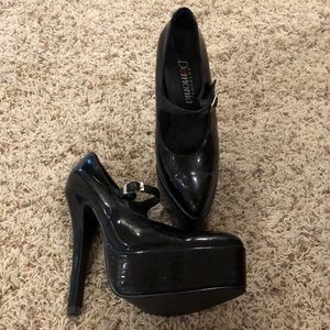 Demonia by Pleaser shiny pointy black heels